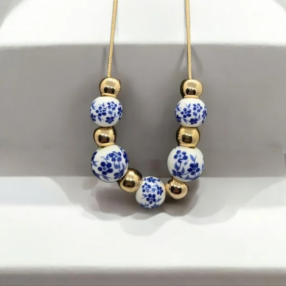Blue Floral Porcelain Beaded Necklace Vintage Style Women’s Jewelry NWT Feminine - Picture 7 of 8